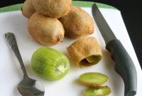 Spoon Magic: Flawless Kiwi Peeling