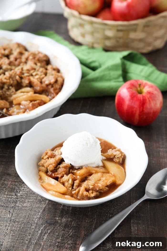 Sweet Spiced Apple Crisp 4 This is the best Apple Crisp recipe! It's full of fresh sliced apples, creates a fruity cinnamon-sugar sauce while it bakes (like apple pie filling), and is topped with a crunchy crumb topping. An easy, old fashioned fall dessert.