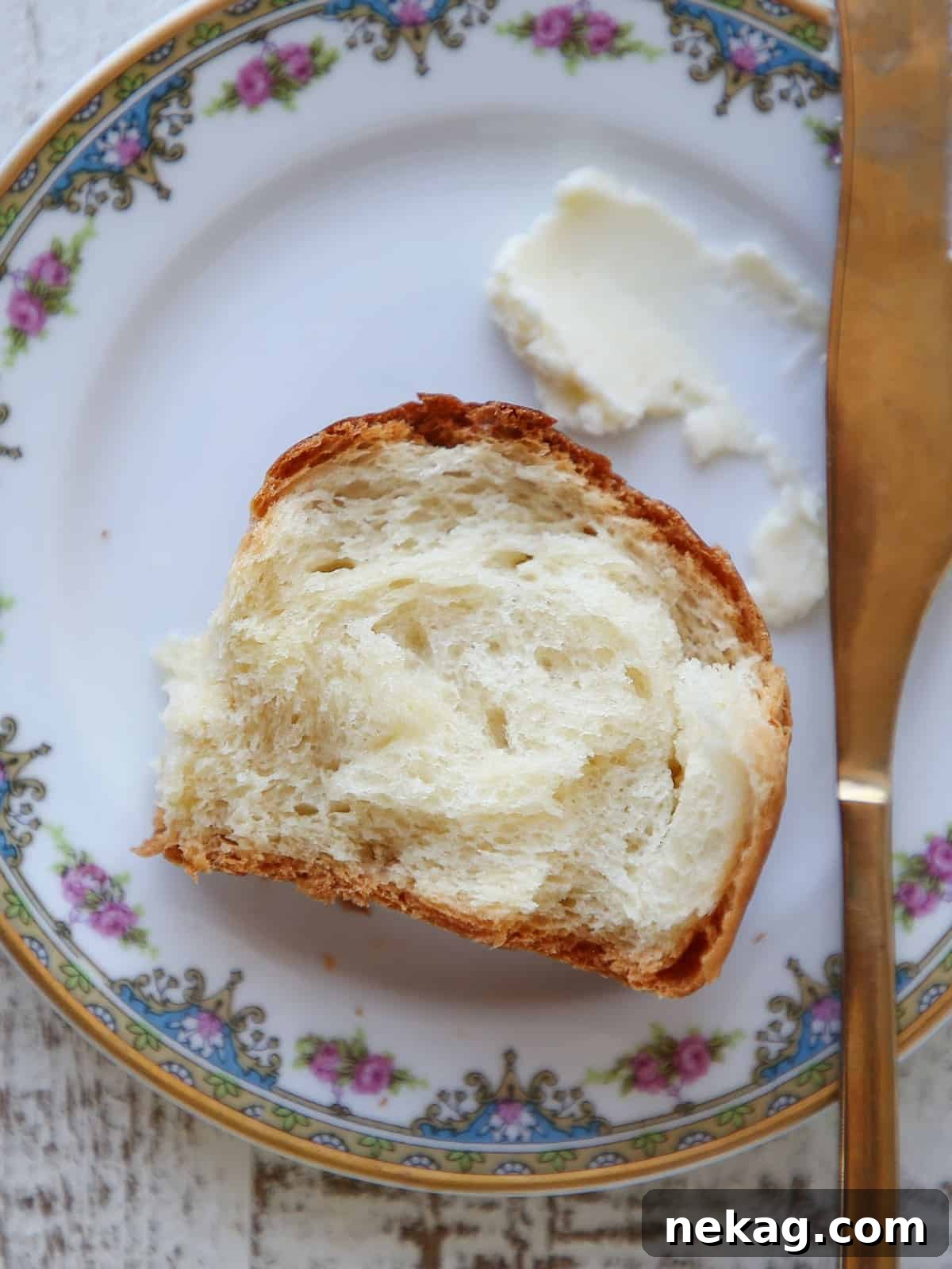 Perfectly Simple Dinner Rolls 2 Deliciously soft and buttery homemade dinner rolls ready to be enjoyed.