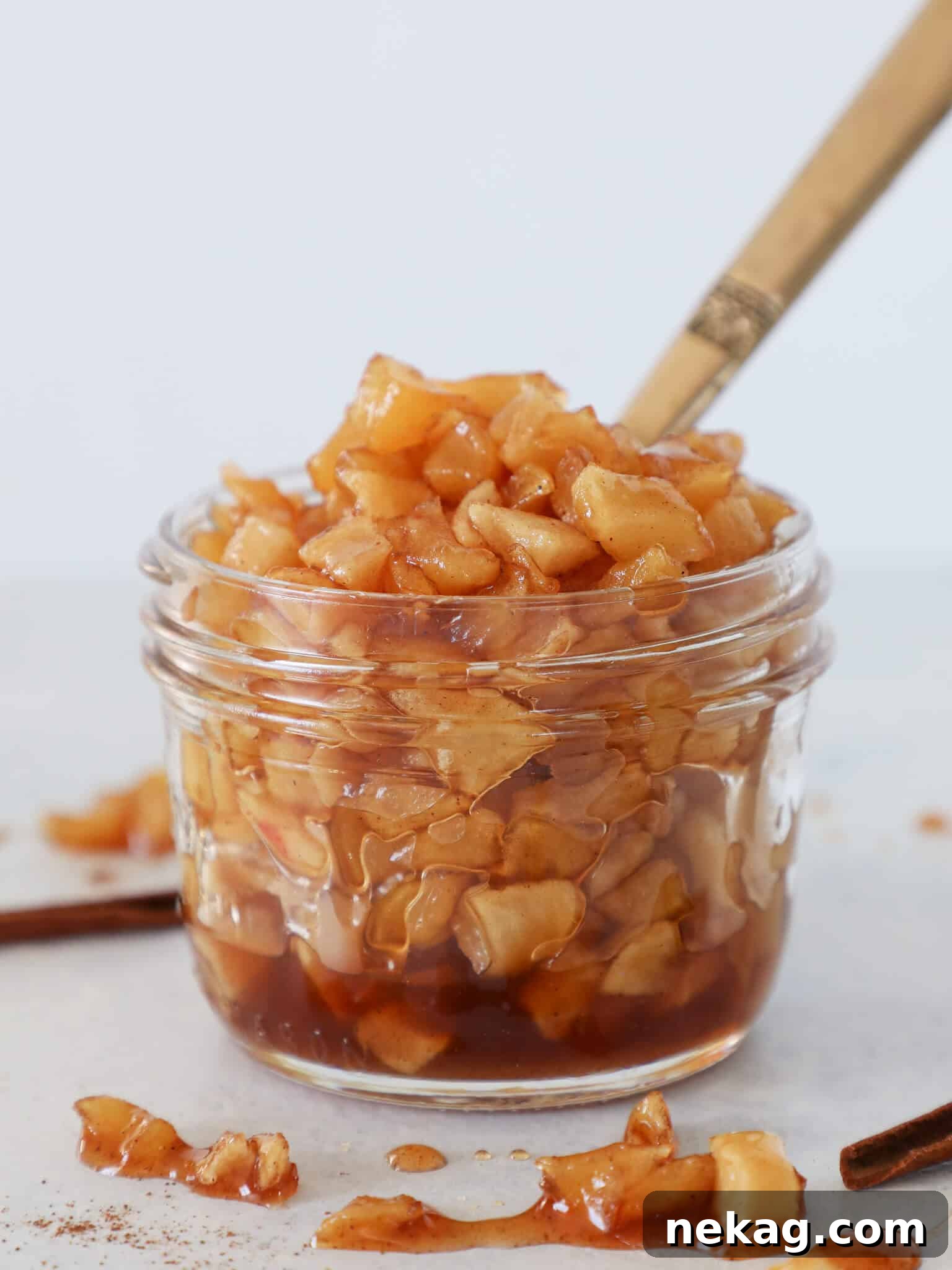 Effortlessly Delicious Apple Compote 5 Autumn Apple Compote Sideview