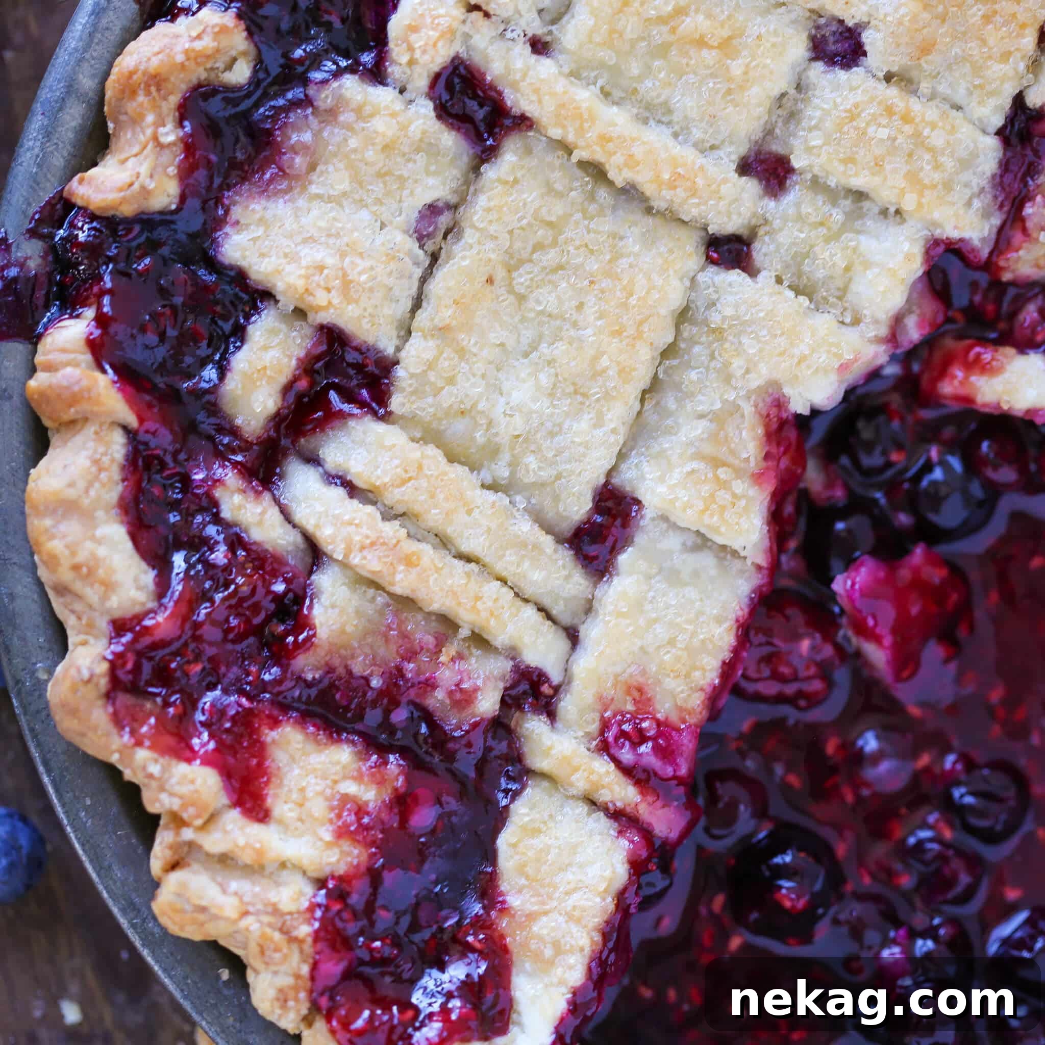 Weaving a Perfect Pie Crust Lattice 3 Mixed Berry Pie Lattice.