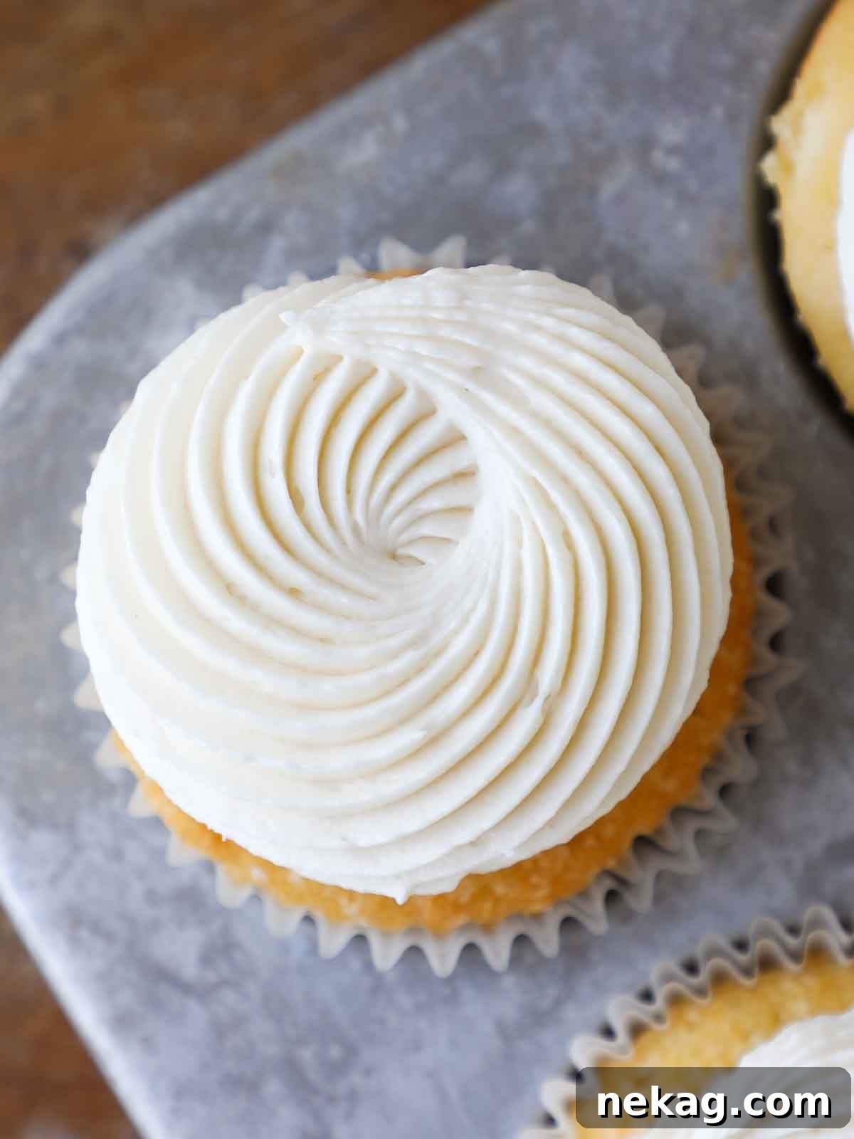 Velvety Cooked Flour Frosting 5 Ermine frosting expertly piped with a star tip, displaying its stable and decorative texture.