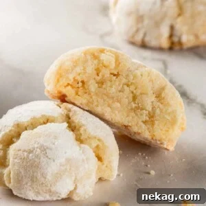 Delicate Amaretti Bites 14 Amaretti cookies, soft and airy, perfectly almond.