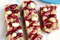 Chewy No-Bake Peanut Butter & Jelly Granola Bars Recipe