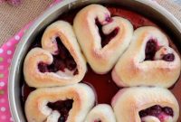 Raspberry Valentine Rolls: Sweet Puff Pastry Hearts for Dessert