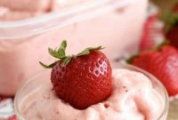 Strawberry Banana Frozen Yogurt in Minutes: Creamy No-Churn Recipe