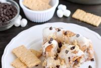 S’mores Cinnamon Roll Cake: Gooey Chocolate, Marshmallow & Cinnamon