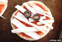 Mini Mummy Pizza Bites: Spooky Halloween Appetizer Recipe