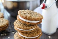 Homemade Oatmeal Cream Pies Recipe: Soft Oat Cookies with Vanilla Filling