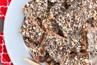 Saltine Cracker Toffee Recipe (Video Tutorial Included)