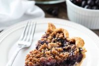Blueberry Cream Pie with Crunchy Streusel Topping