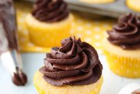 Classic Yellow Cupcakes Recipe: Moist Vanilla Cupcakes with Simple Frosting