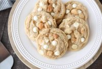 White Chocolate Macadamia Nut Cookie Recipe for Chewy Crispy Cookies