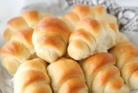 How to Make Homemade Crescent Rolls (With Video)