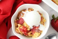 Irresistible Strawberry Dump Cake Recipe for Summer Desserts