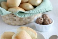 Homemade Texas Roadhouse-Style Dinner Rolls Recipe