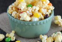 Golden Caramel Popcorn Recipe for Parties and Gifts