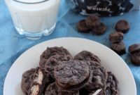 Peppermint Patty Mini Cookie Sandwiches Recipe — Mint Chocolate Bites
