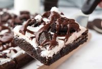 Cookies & Cream Brownies Recipe: Fudgy Oreo-Style Brownies