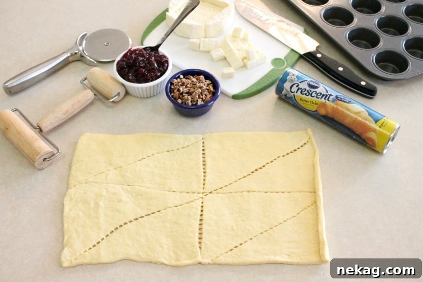 Cranberry Brie Bites: Festive Appetizers with Puff Pastry 4 Cranberry Brie Bites