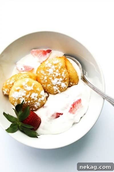 Strawberries and Cream Crumb Bars | More Strawberries & Cream Desserts 13 Strawberries & Cream Beignets