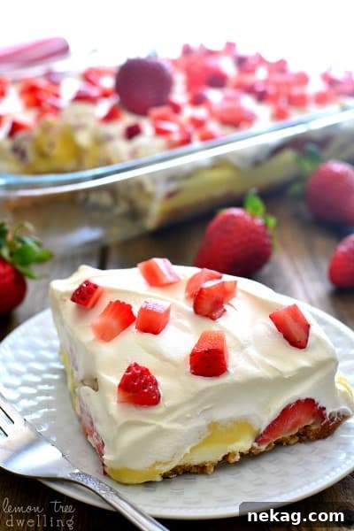 Strawberries and Cream Crumb Bars | More Strawberries & Cream Desserts 17 Strawberries & Cream Lush Dessert
