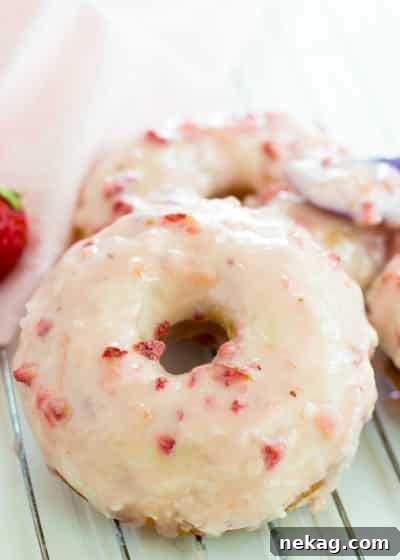 Strawberries and Cream Donuts // Eazy Peazy Mealz