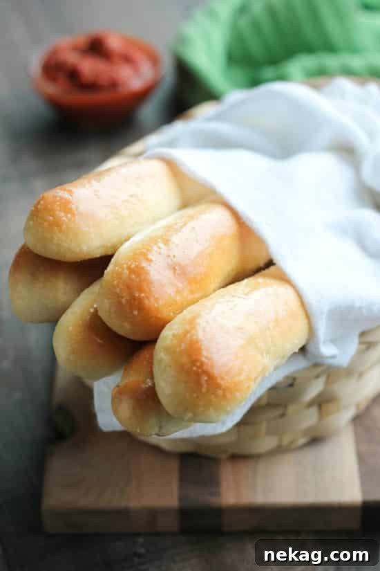 Copycat Olive Garden Breadsticks Recipe: Soft, Cheesy Breadstick Tutorial 10 This copycat Olive Garden Breadsticks recipe tastes just like the restaurant and can be easily made at home.