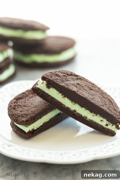 Homemade Mint Chocolate Oreos
