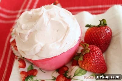 Whipped Strawberry Cream Cheese Spread for Toast & Desserts 4 img 181 3