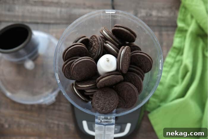 Oreos in a food processor.