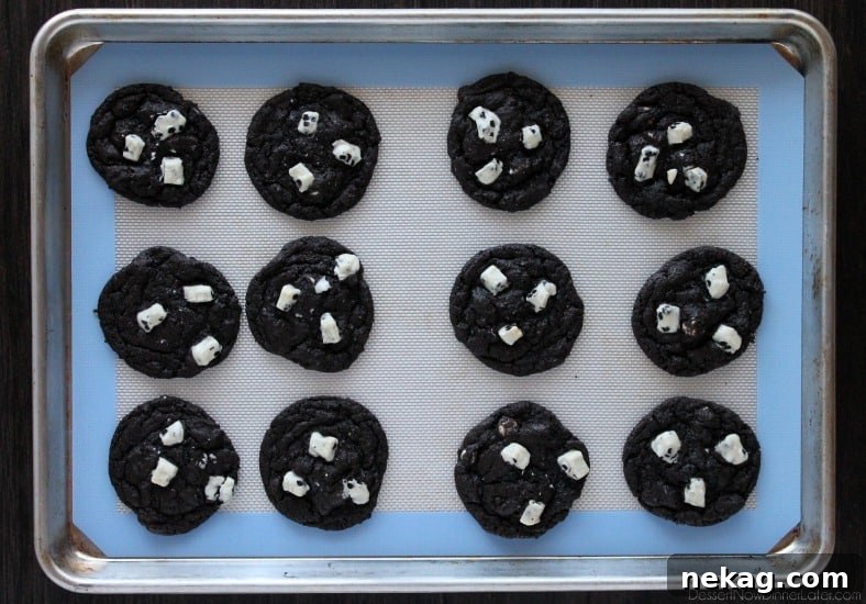  Dark Chocolate Cookies & Cream Cookies from DessertNowDinnerLater.com