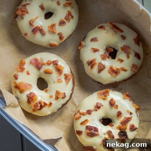 Maple Bacon Chocolate Donuts: Decadent Maple-Chocolate Treats with Crispy Bacon 7 maple-bacon-chocolate-donuts-3
