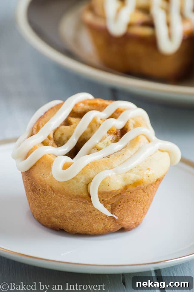 Maple Bacon Chocolate Donuts: Decadent Maple-Chocolate Treats with Crispy Bacon 9 glazed-apple-cinnamon-rolls
